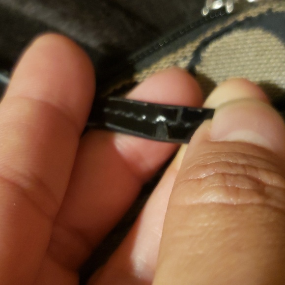 Coach wristlet - Picture 5 of 9